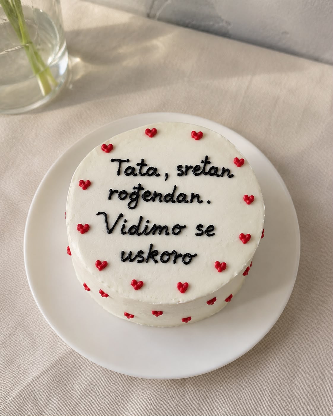 Bento torta sa porukom za tatu.